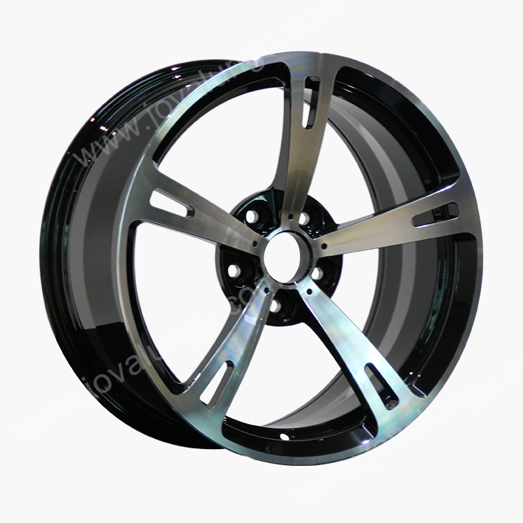 奔馳C63 AMG (1)